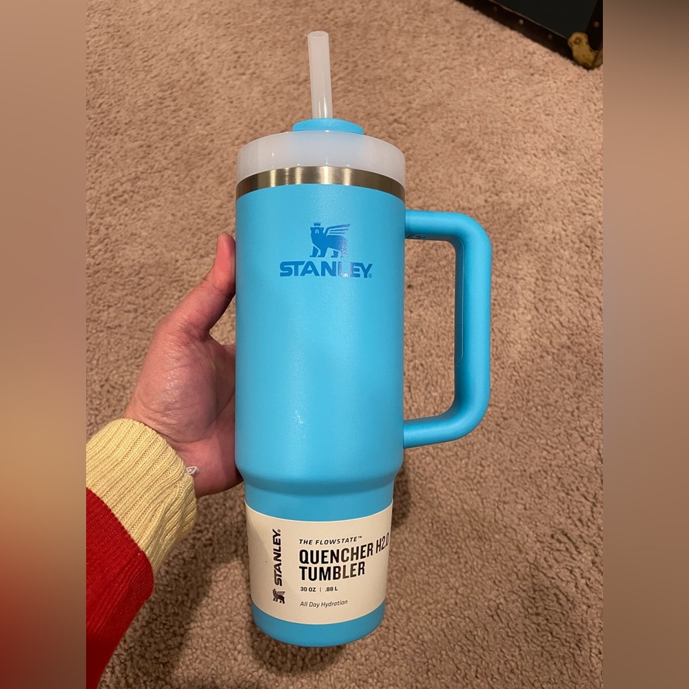 STANLEY Aqua Blue Flowstate Quencher H2.0 Tumbler 30oz.